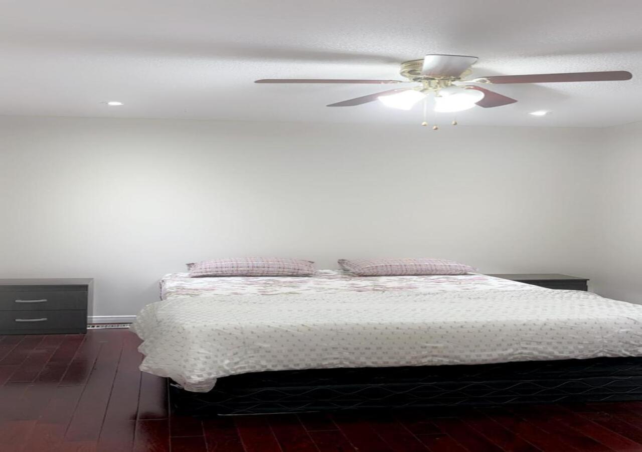 Beautiful Private Room Near Toronto Pearson Airport Brampton Exterior photo